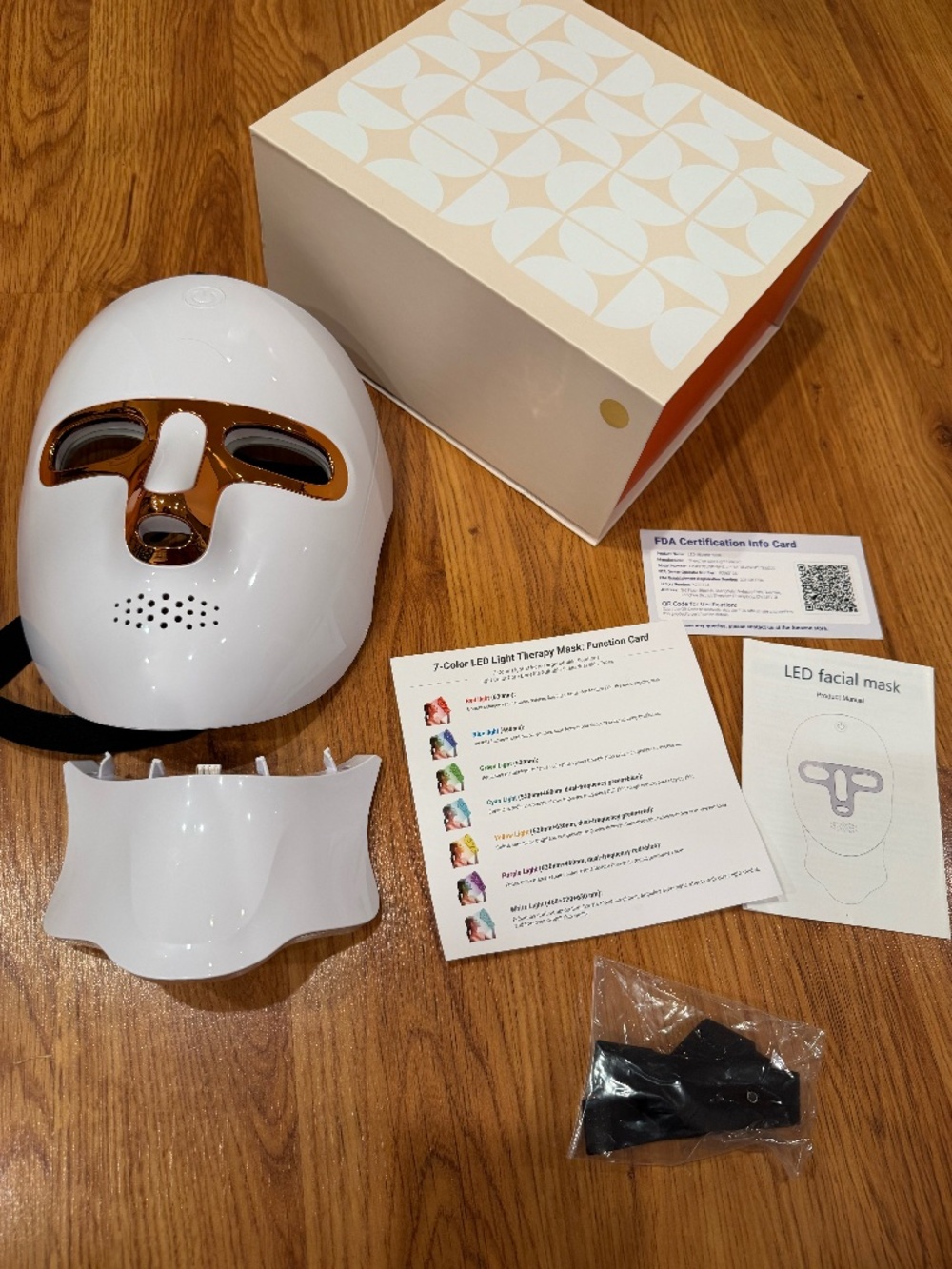 Red light mask for face and detachable neck - like new, only used a couple times
